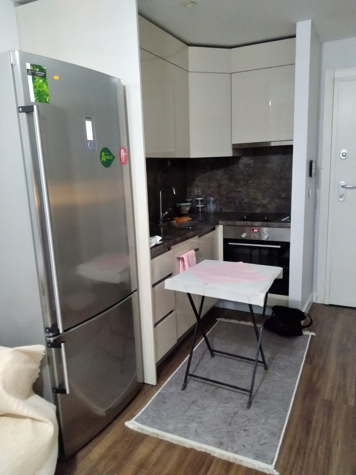 Luxury 1+1 Furnished Apartment for Rent in Istanbul Topkapı Site