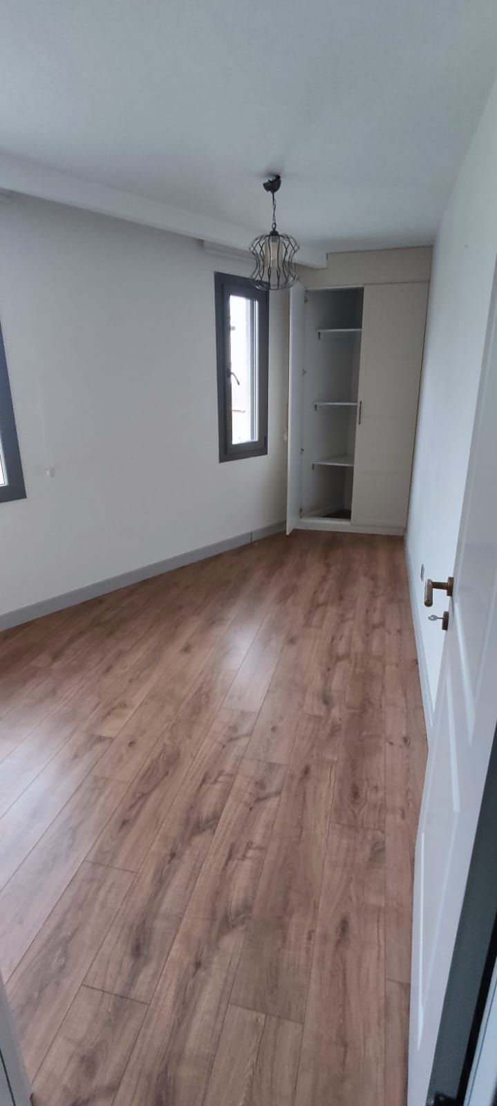 دوبلکس لوکس خالی 3+1 در اسکودار کیسیکلی، نزدیک تپه چاملیجا و مترو