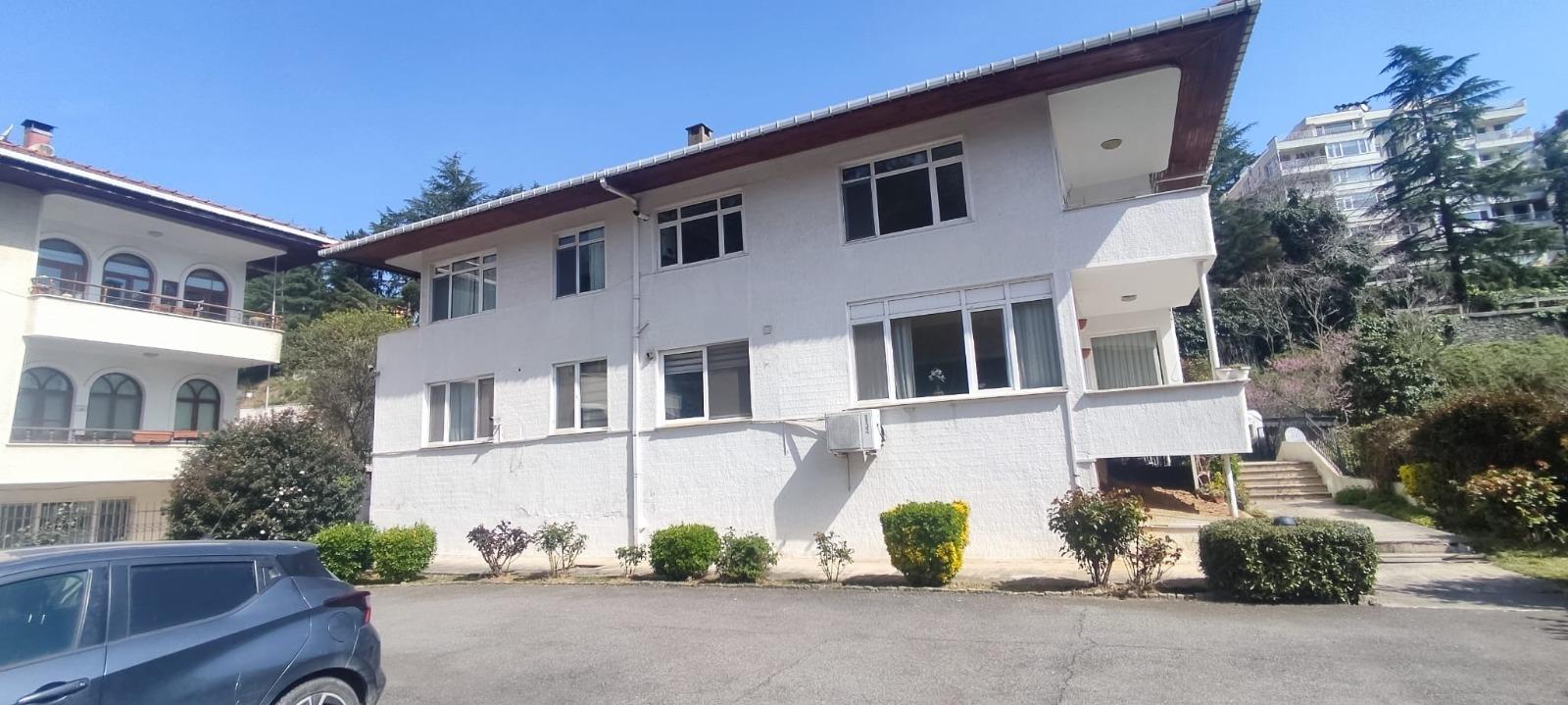 Yeniköy Apartment for Sale - Bosphorus View, 300 m² Land Share, with Pool and Garden 3+1 - Suitable for Citizenship