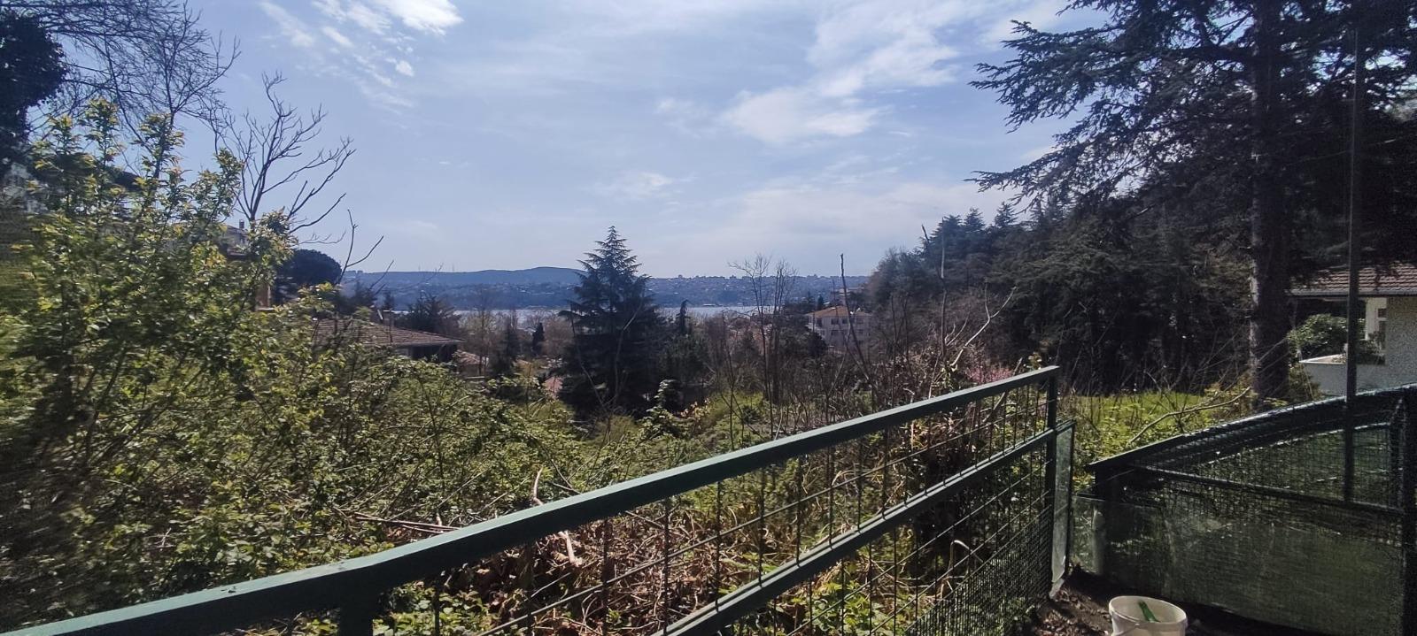 Yeniköy Apartment for Sale - Bosphorus View, 300 m² Land Share, with Pool and Garden 3+1 - Suitable for Citizenship