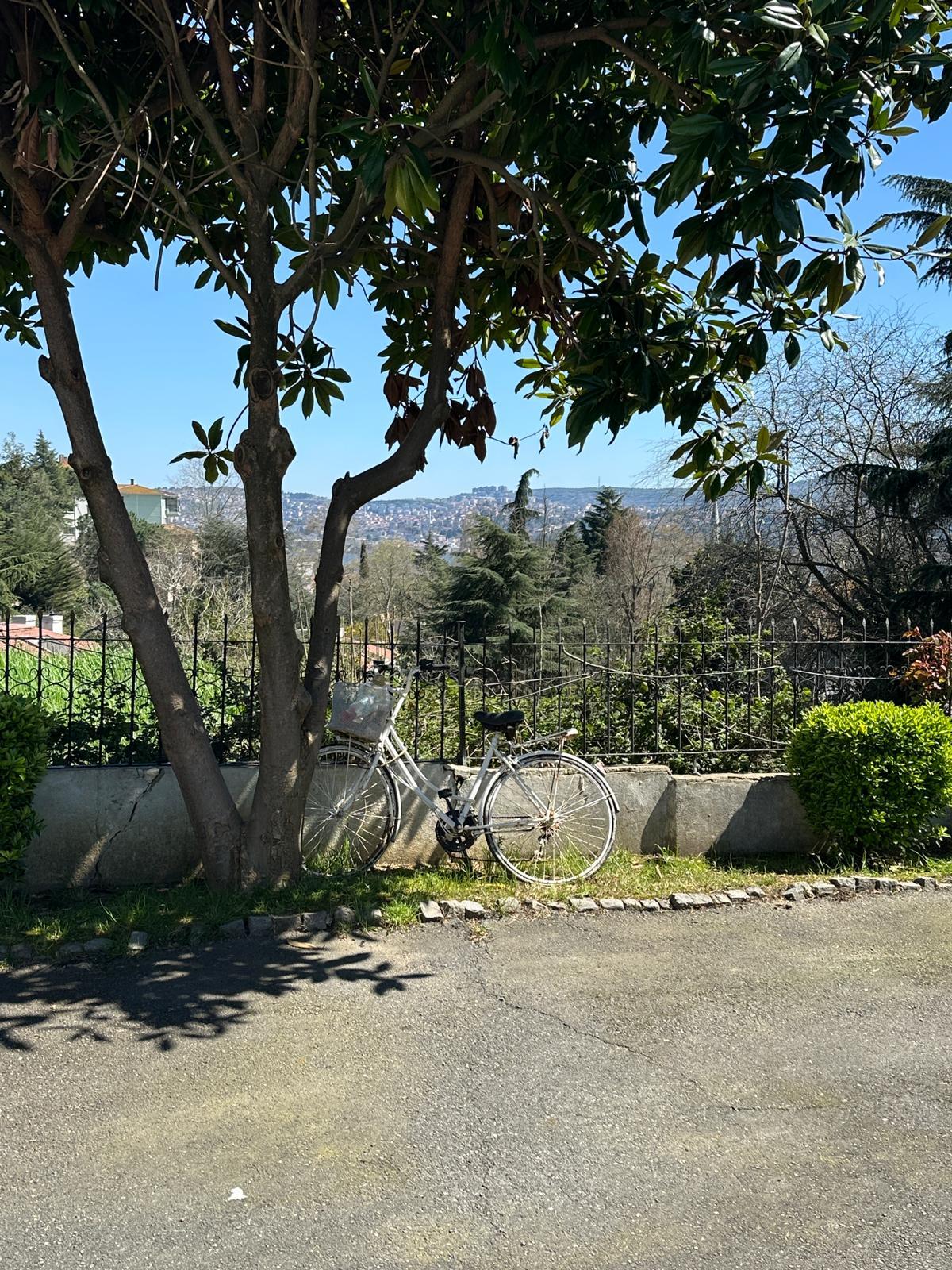Yeniköy Apartment for Sale - Bosphorus View, 300 m² Land Share, with Pool and Garden 3+1 - Suitable for Citizenship