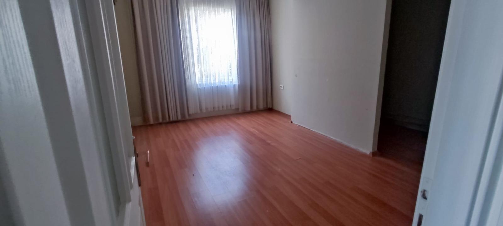 Yeniköy Apartment for Sale - Bosphorus View, 300 m² Land Share, with Pool and Garden 3+1 - Suitable for Citizenship