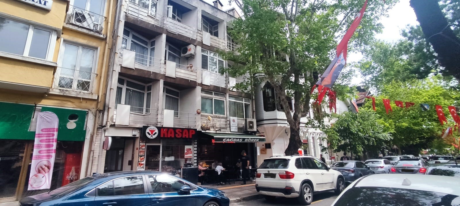 Продается 2+1 квартира в центре Ешилькёй, рядом с Мармарай