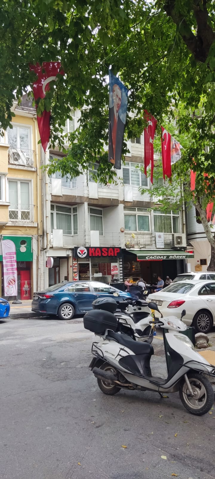Продается 2+1 квартира в центре Ешилькёй, рядом с Мармарай