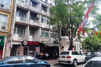 2+1 Apartment for Sale in the Center of Yeşilköy, Next to Marmaray