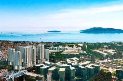 Luxury 2 Bedroom Apartment for Sale Near the Coast in Kartal
