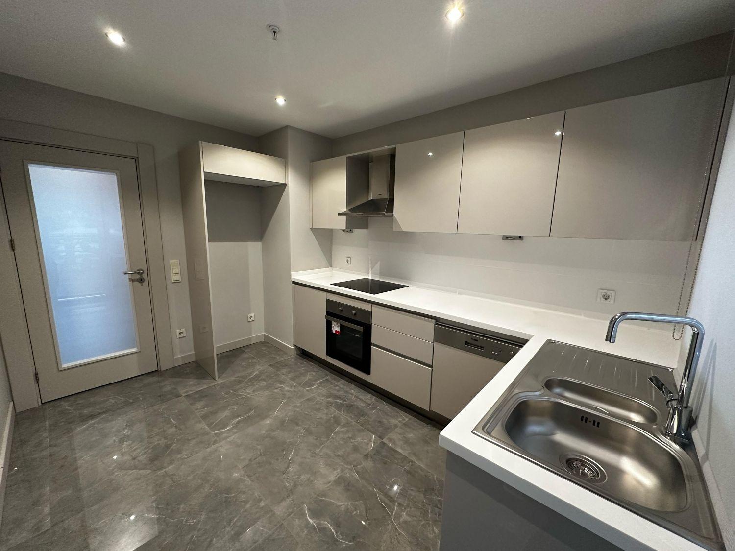 Kartal Sahile Yakın Lüks Satılık 1 Odalı Daire